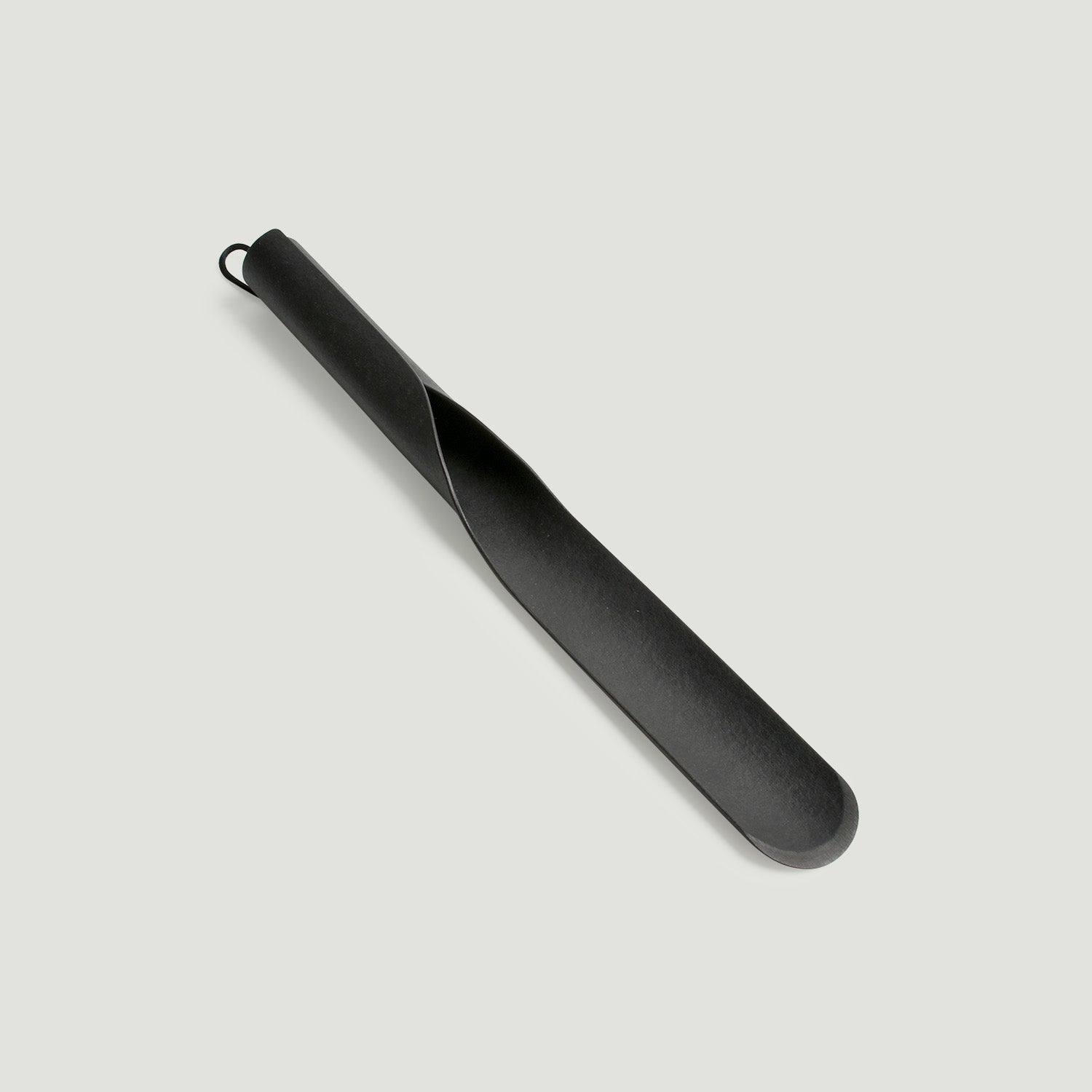 SHOEHORN short