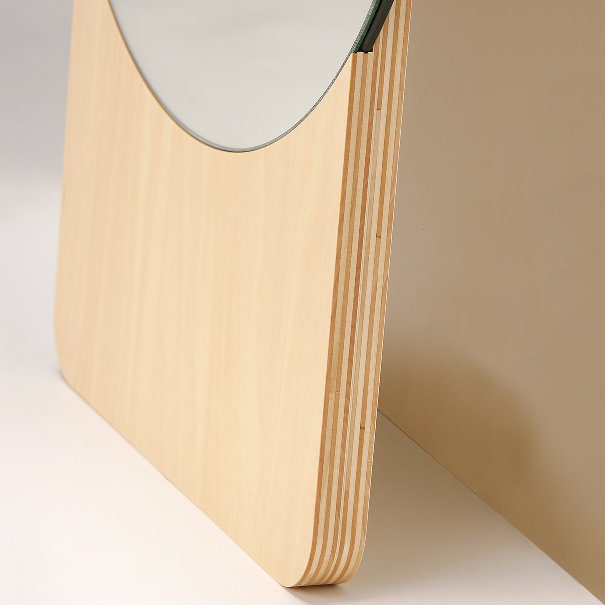 STANDING MIRROR