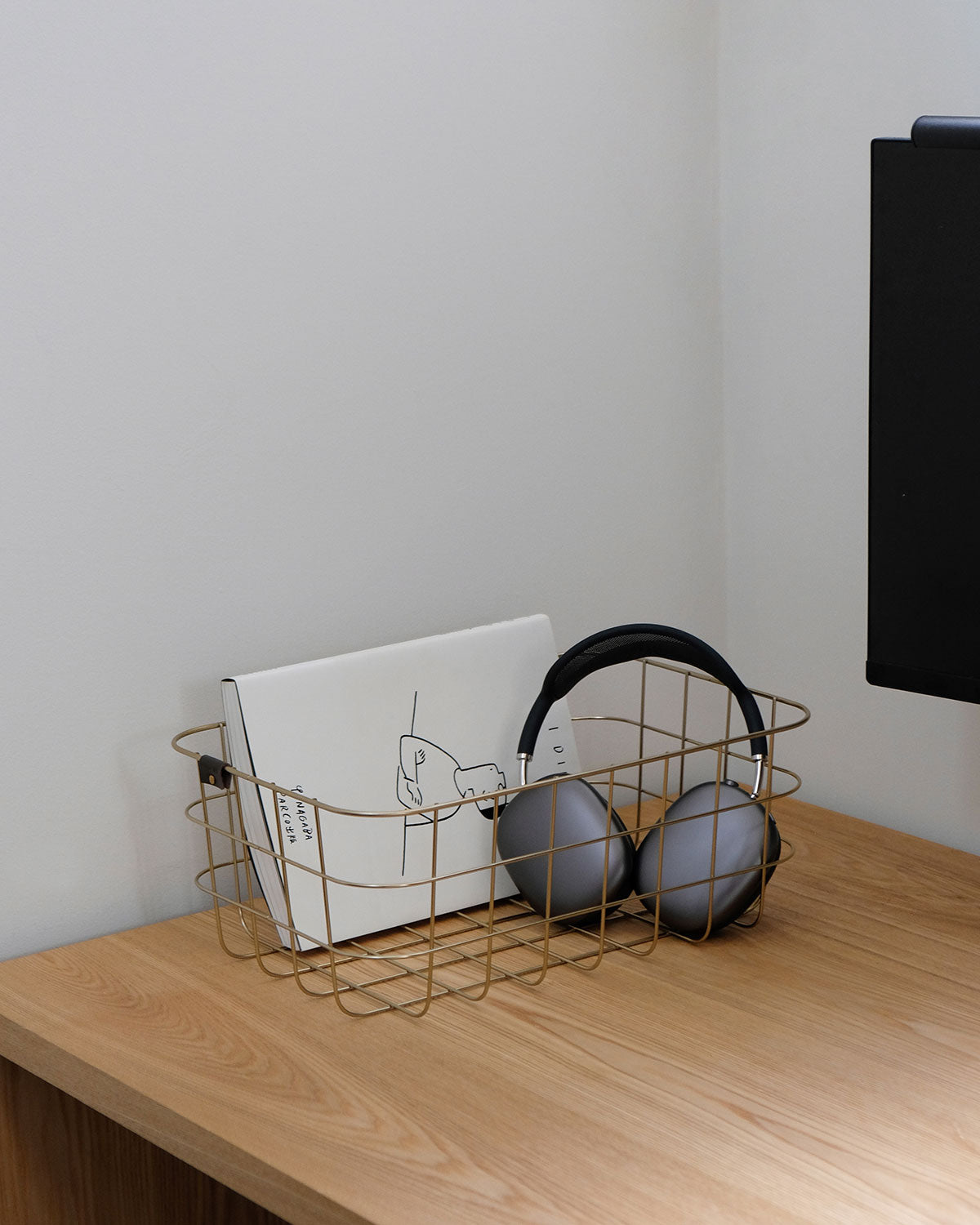 WIRE BASKET