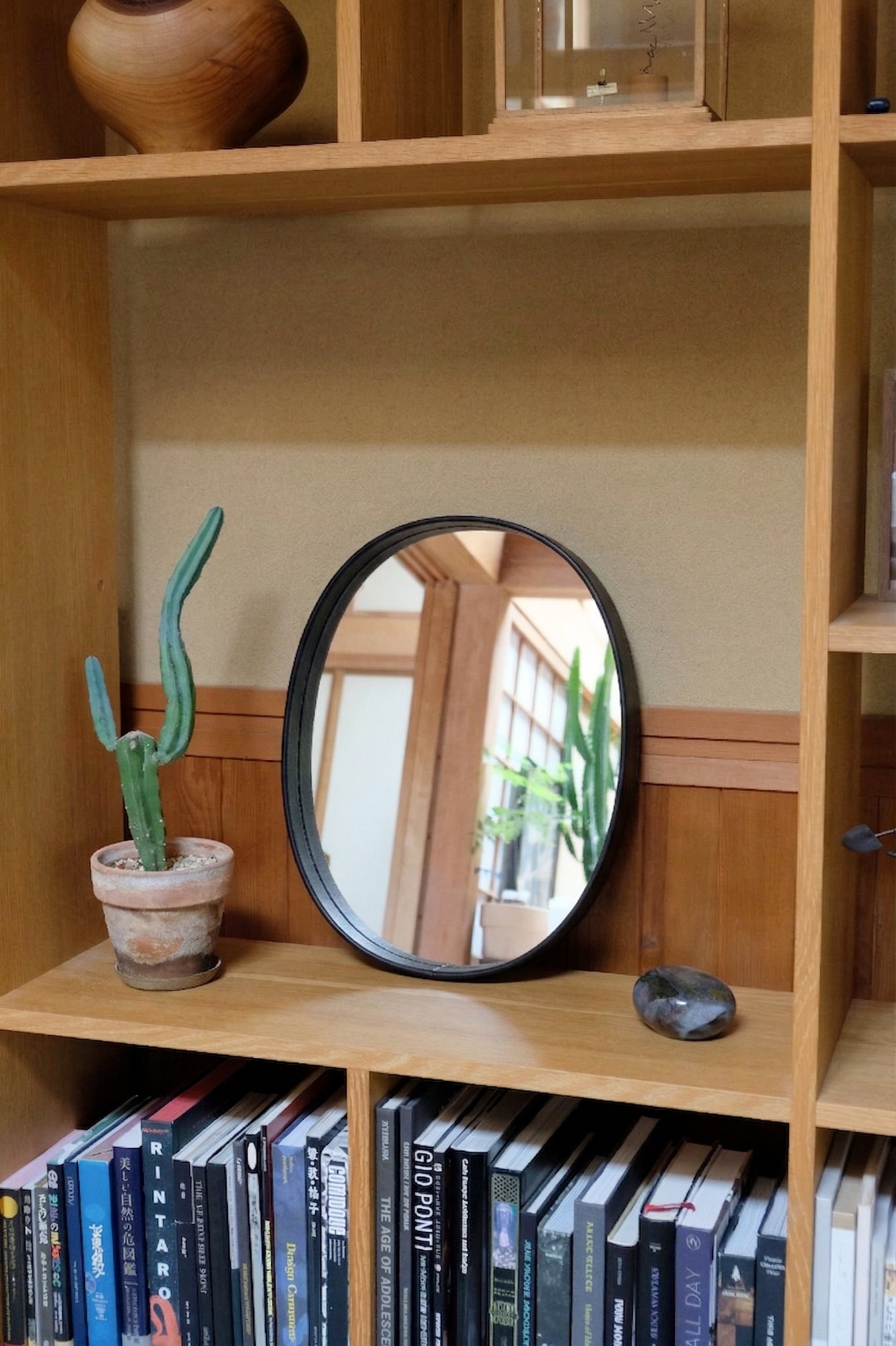 OVAL MIRROR | 本革フレームのオーバルミラー モダンな壁掛け鏡