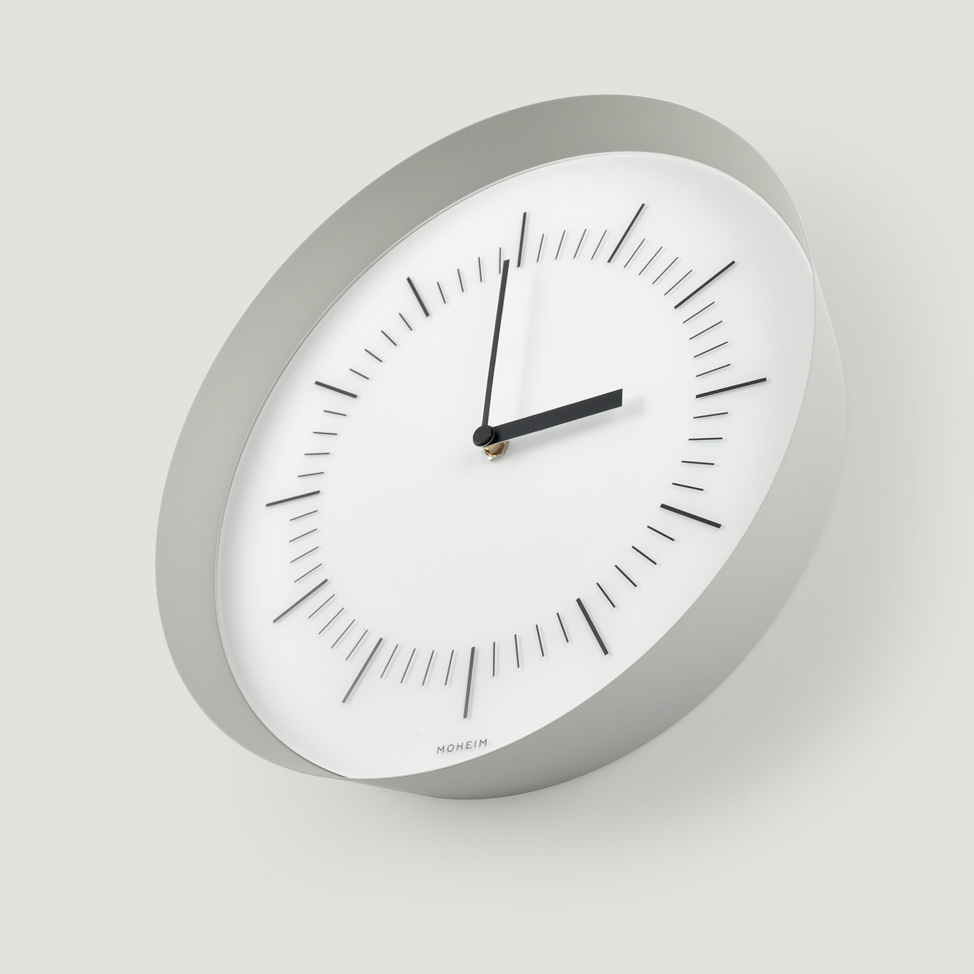 見やすいシンプルな時計 HORN グレー