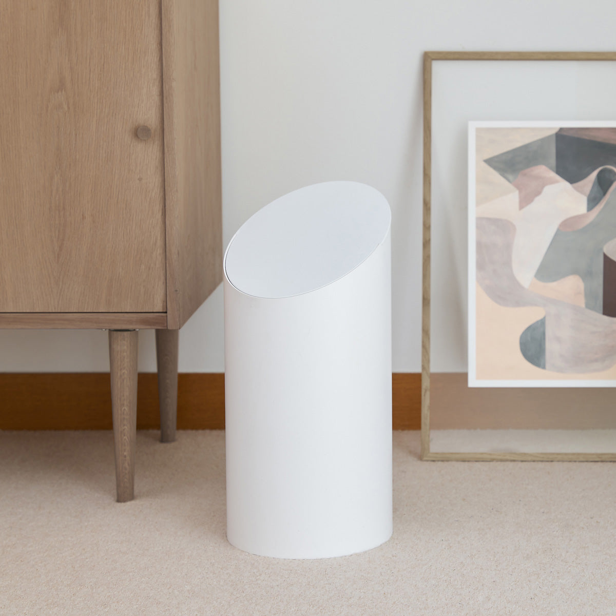 真っ白なシンプル蓋付きダストボックス SWING BIN